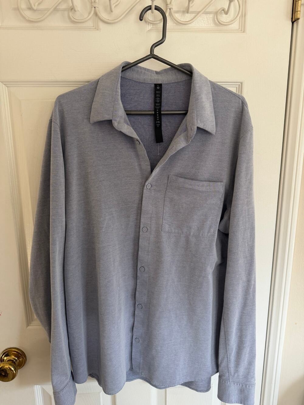 Lululemon Men’s button down size XL slate blue